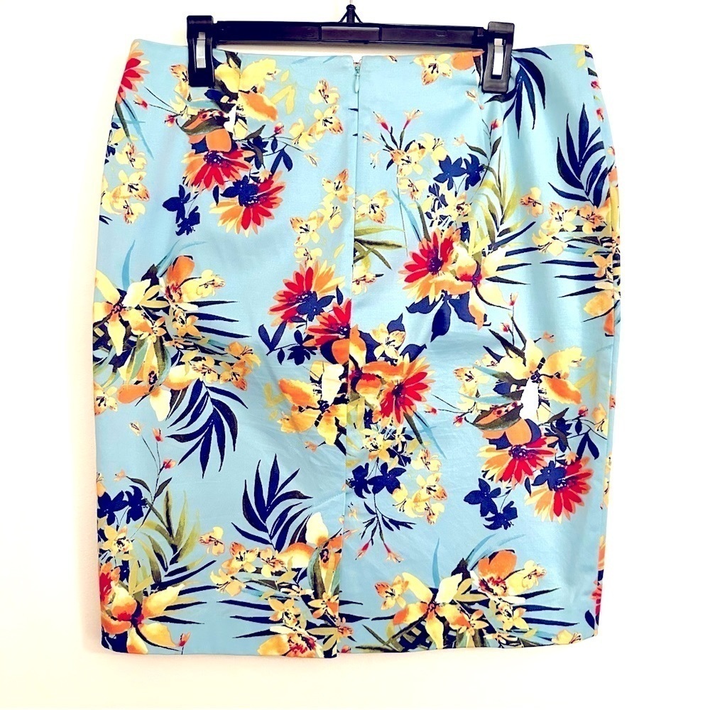 Talbots Blue Floral Skirt Back Zipper Size 12P - Picture 3 of 7